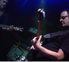 B Music bar - Skin Blues Trio