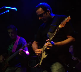 B Music bar - Skin Blues Trio