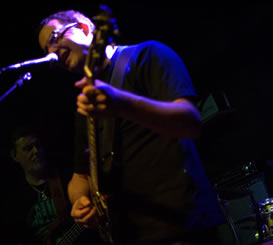 B Music bar - Skin Blues Trio